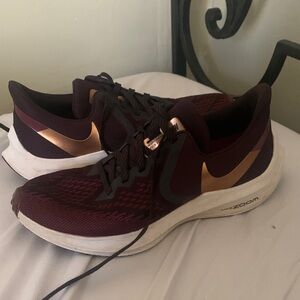 Nike Women's Burgundy and Bronze Athletic Shoes